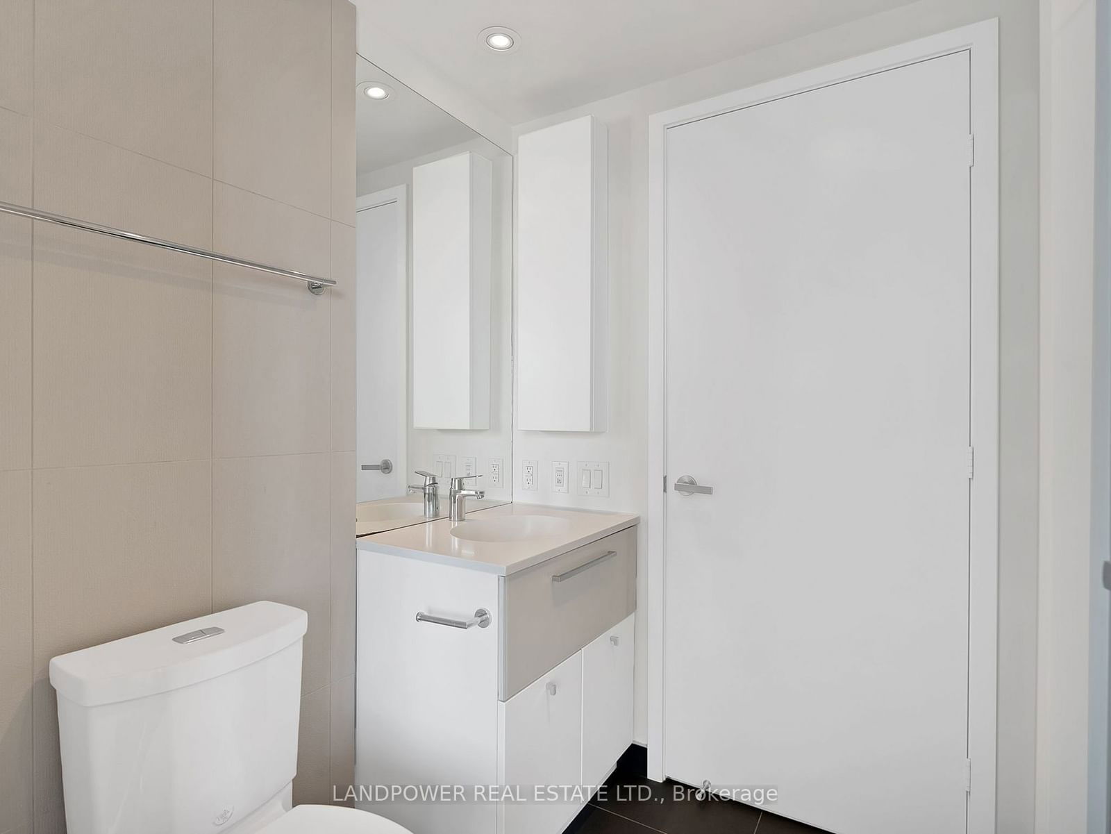 15 Grenville St, unit 2609 for sale