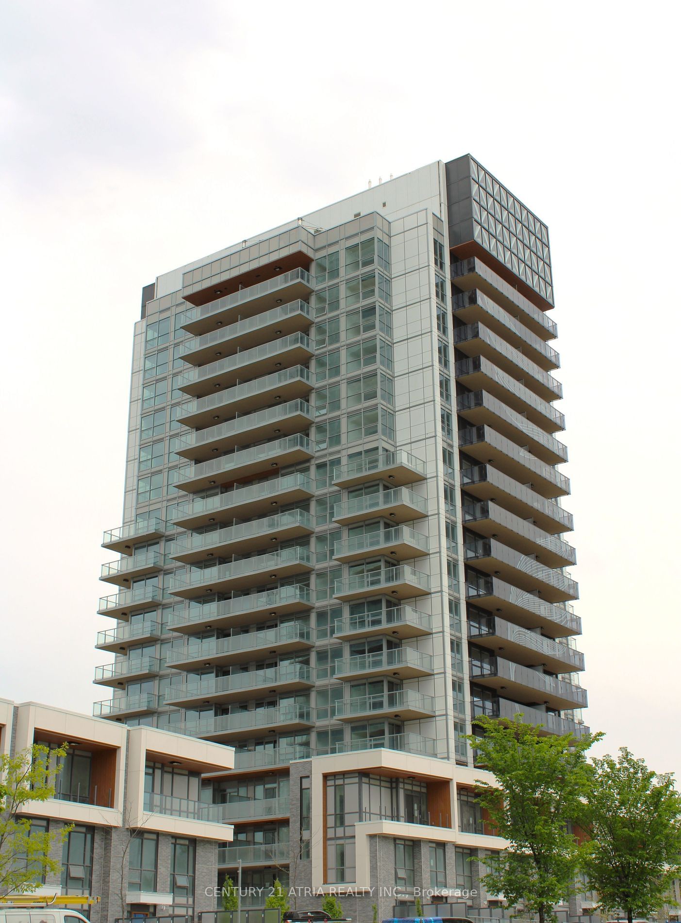 25 McMahon Dr, unit 607 for rent