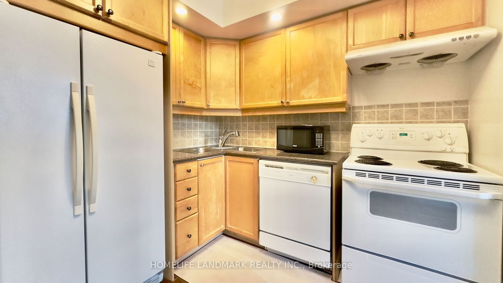 5 Northtown Way, unit 308 for rent