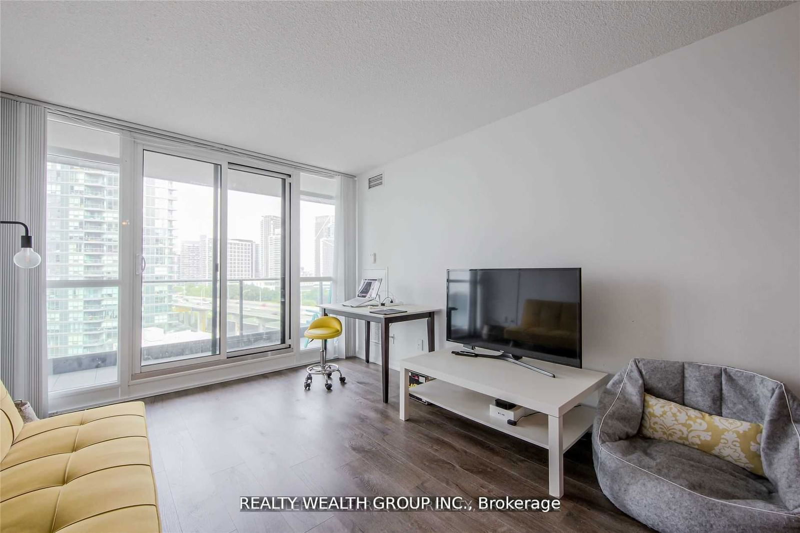 209 Fort York Blvd, unit 1475 for sale