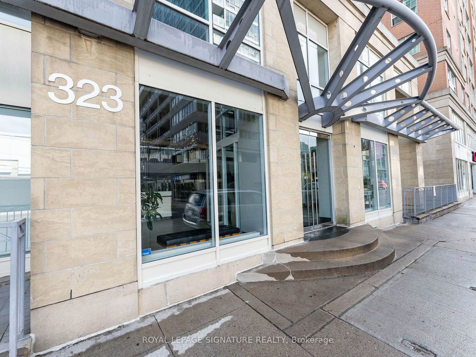 323 Richmond St E, unit 219 for sale