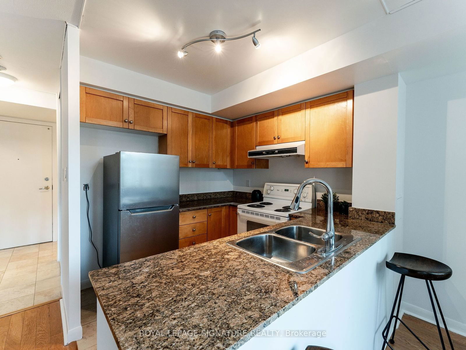 323 Richmond St E, unit 219 for sale