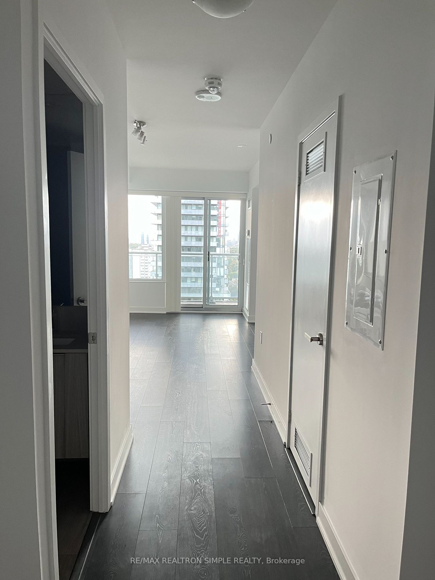 195 Redpath Ave, unit 2509 for rent