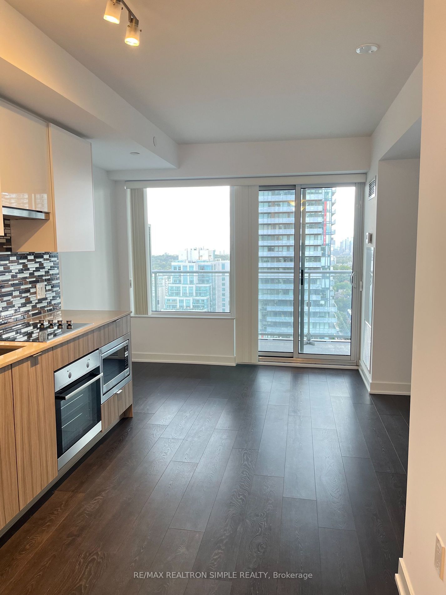 195 Redpath Ave, unit 2509 for rent