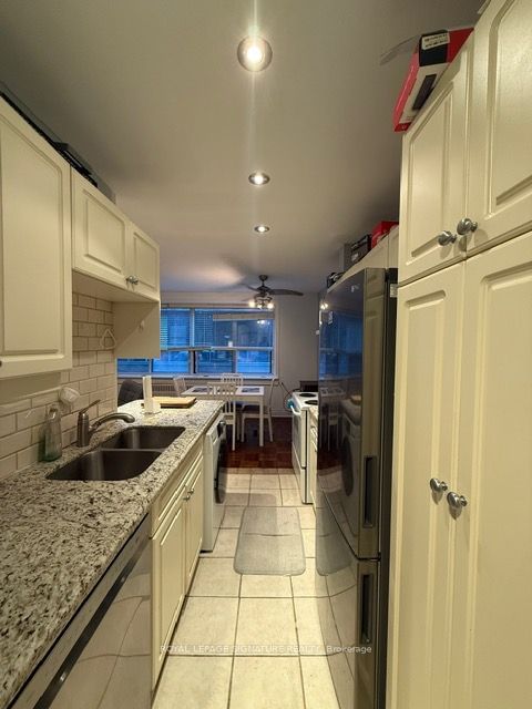 2 Ridelle Ave, unit 105 for rent