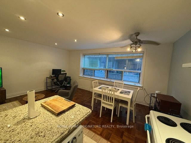 2 Ridelle Ave, unit 105 for rent