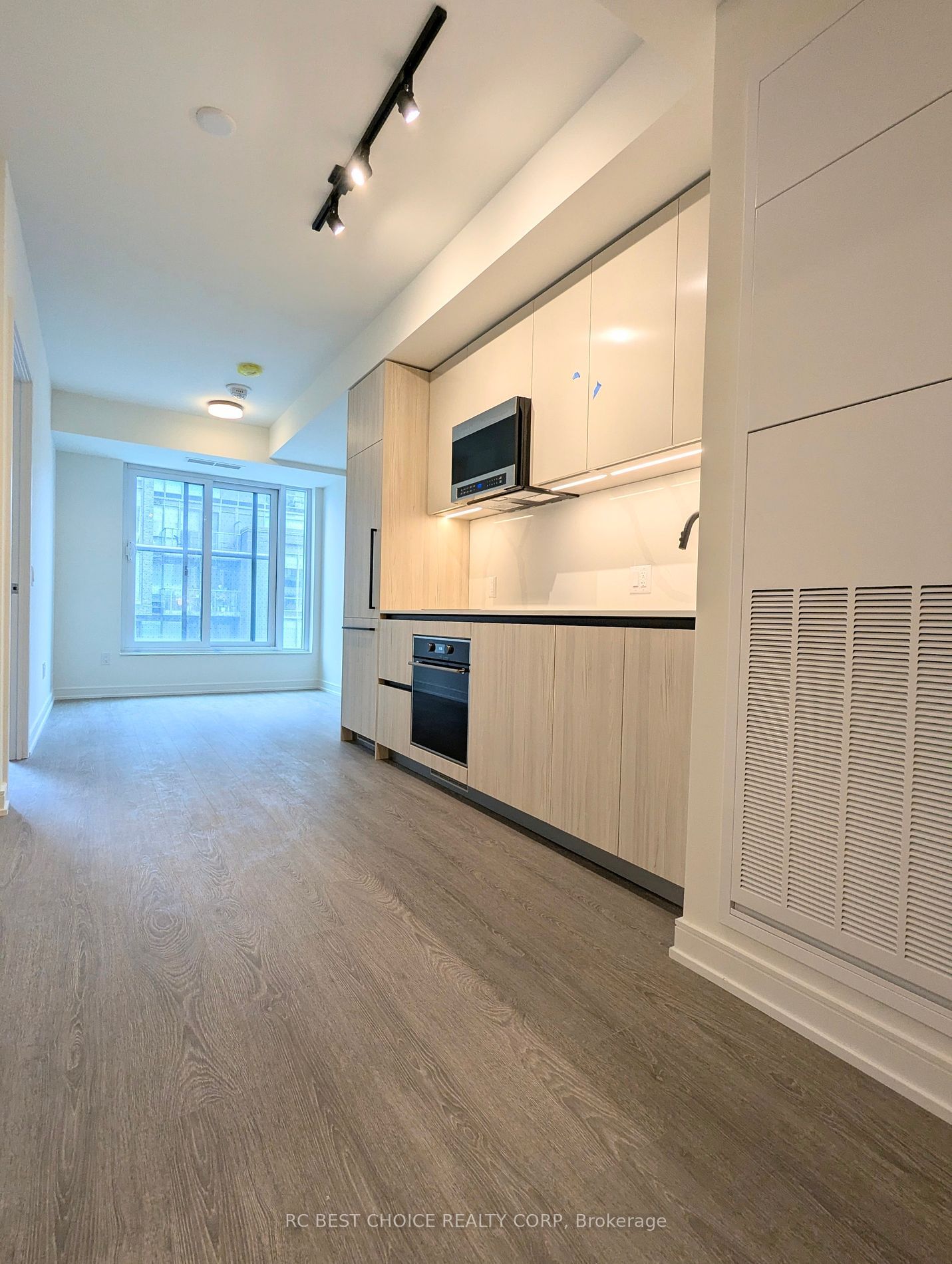 425 Front St E, unit 408 for rent