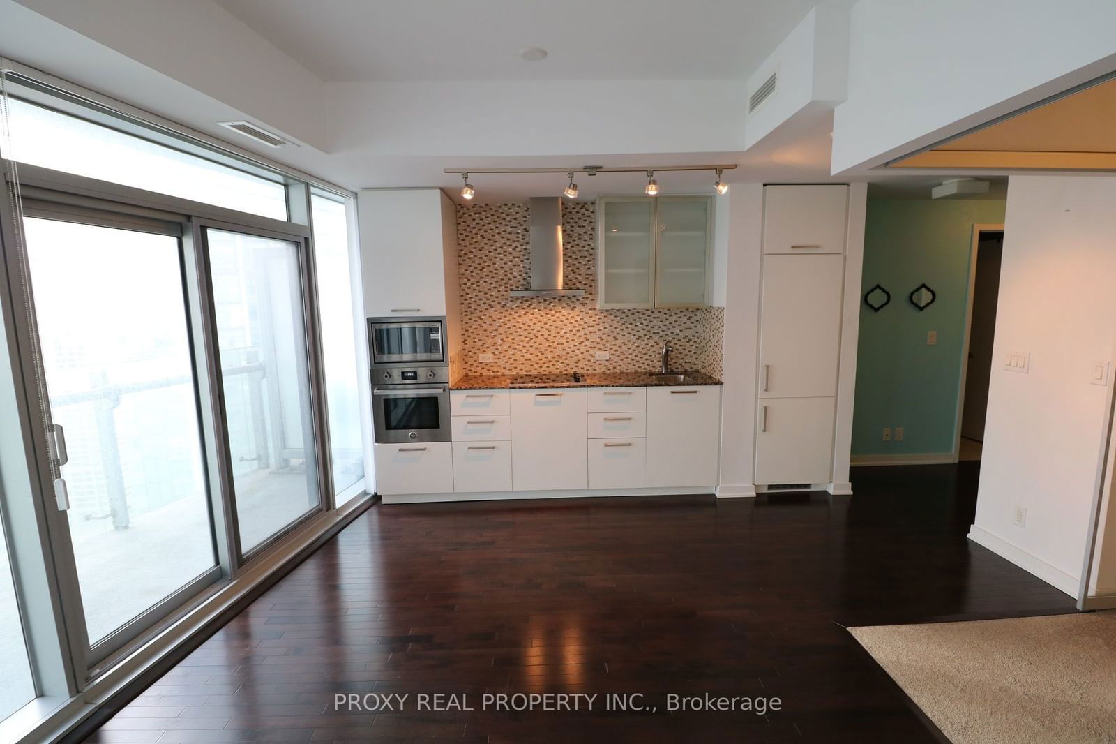 12 York St, unit 2801 for rent