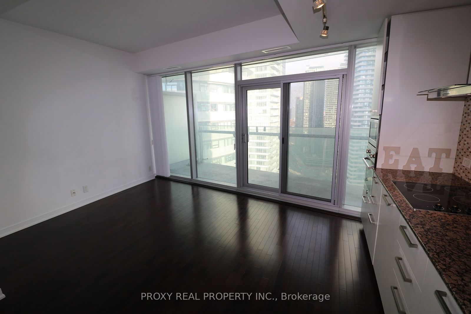 12 York St, unit 2801 for rent