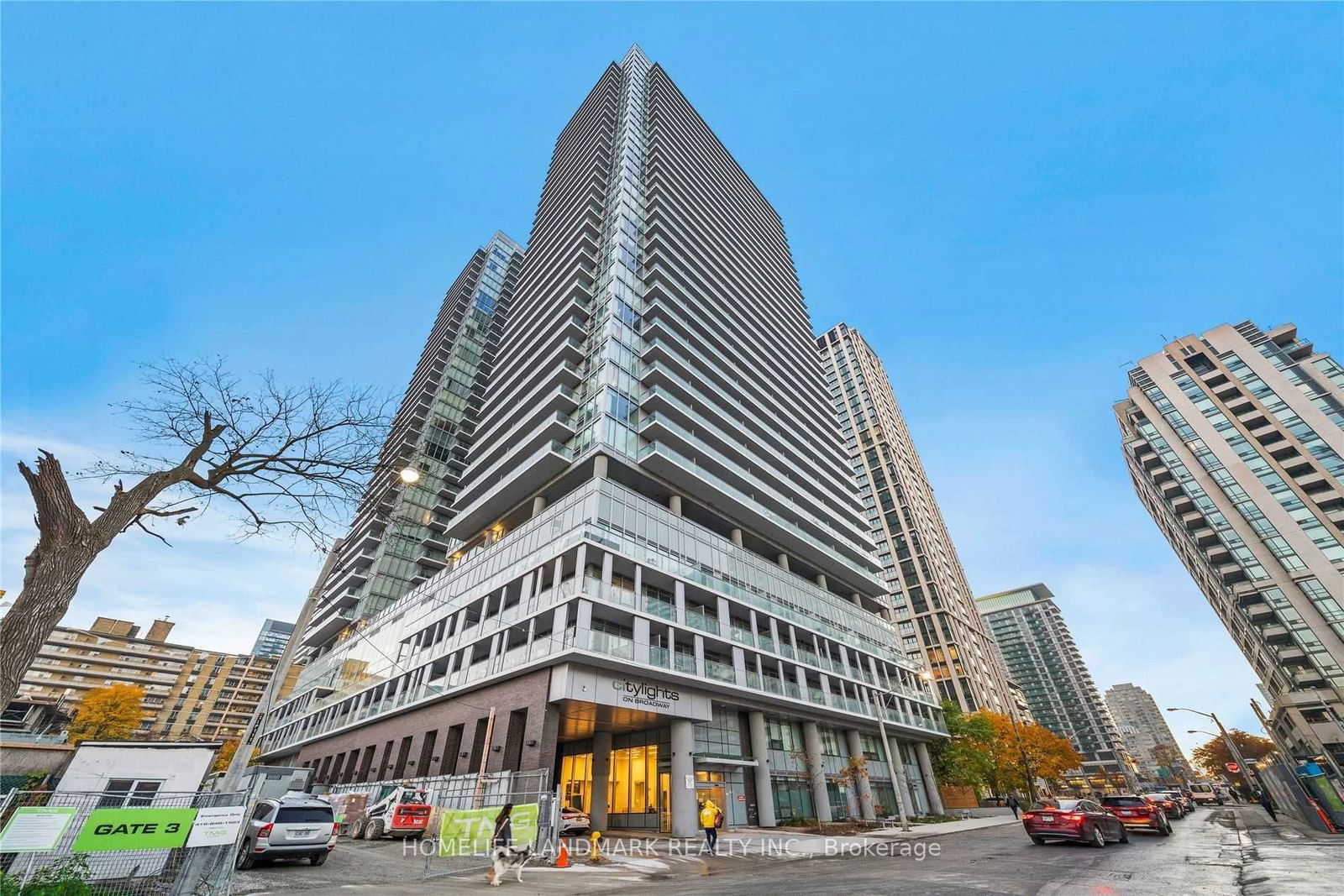 99 Broadway Ave, unit 3212 for rent