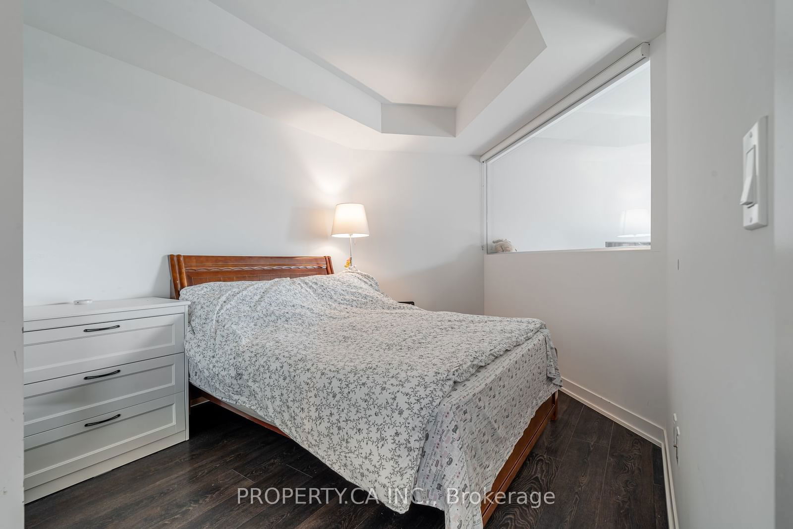 31 Tippett Rd, unit 518 for rent