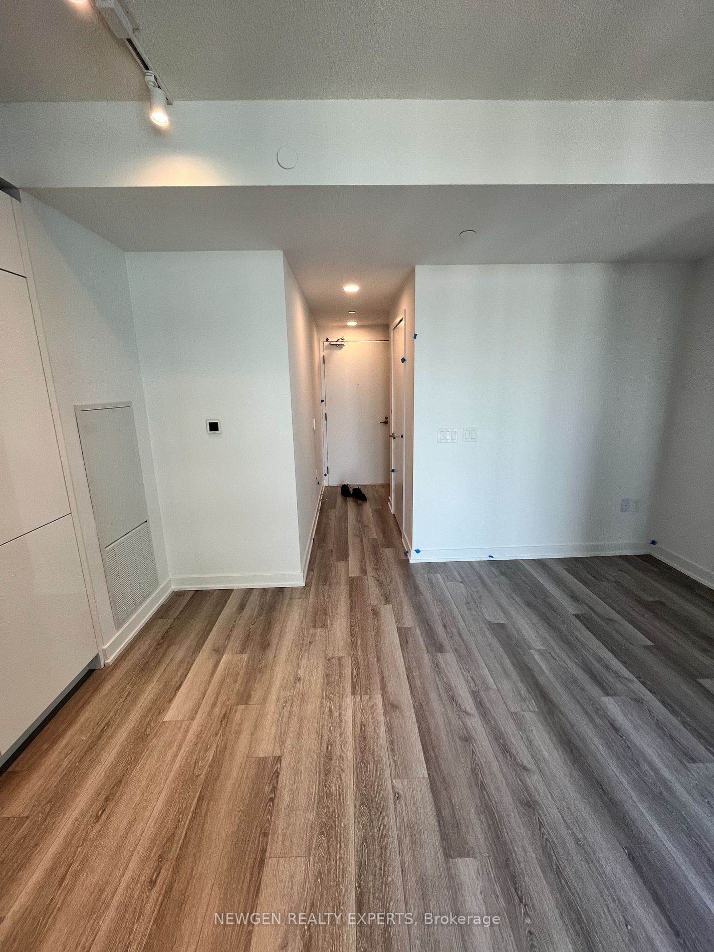 238 Simcoe St, unit 2503 for rent