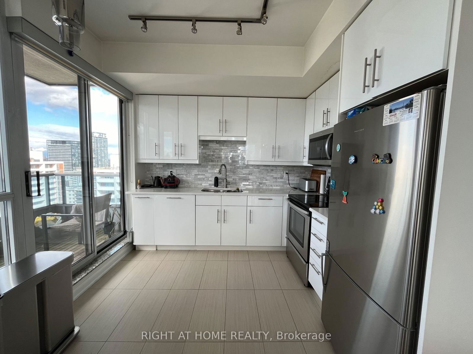 500 Sherbourne St, unit 2907 for rent