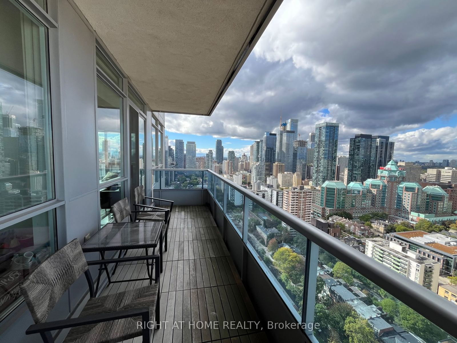 500 Sherbourne St, unit 2907 for rent