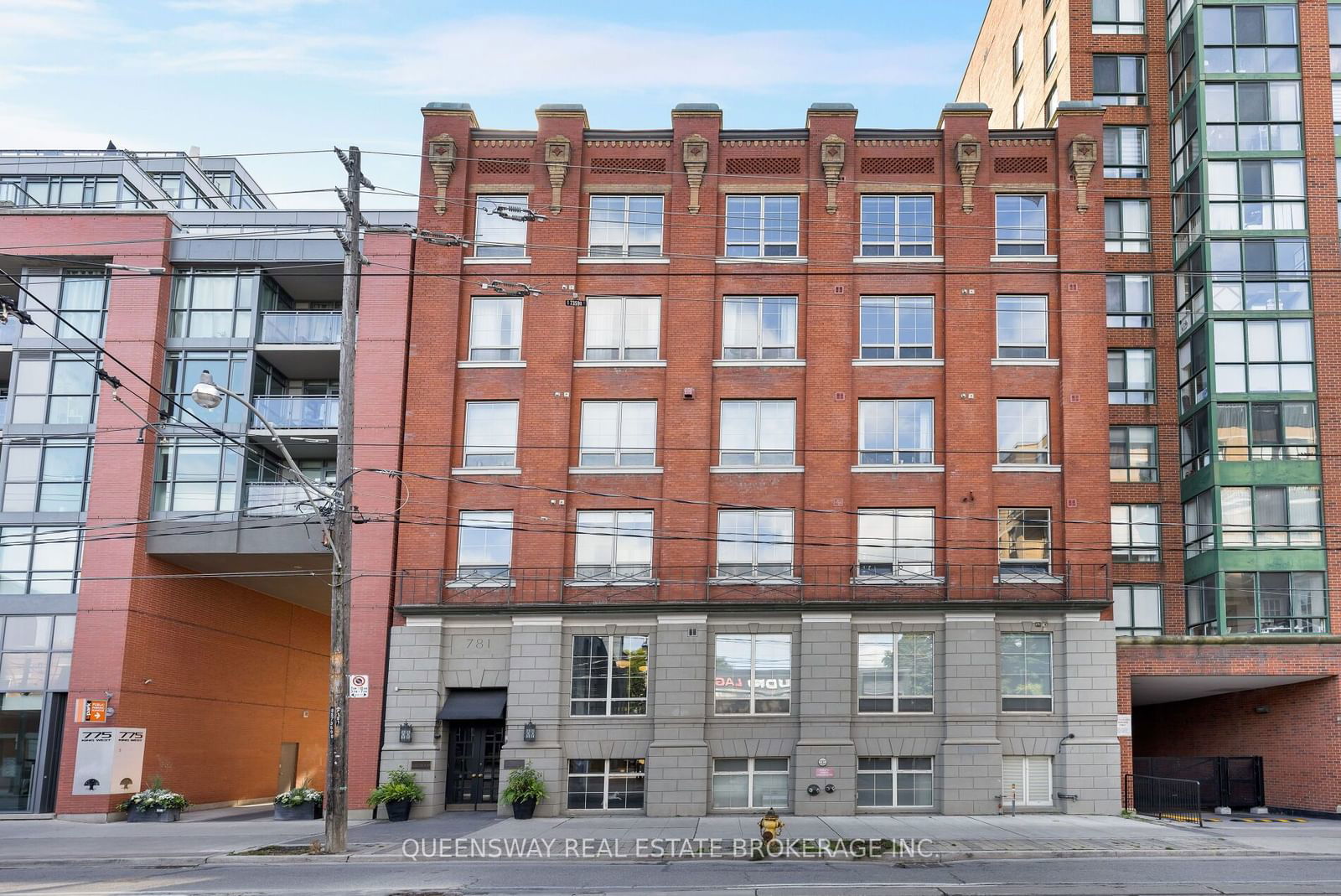 781 King St W, unit 602 for sale