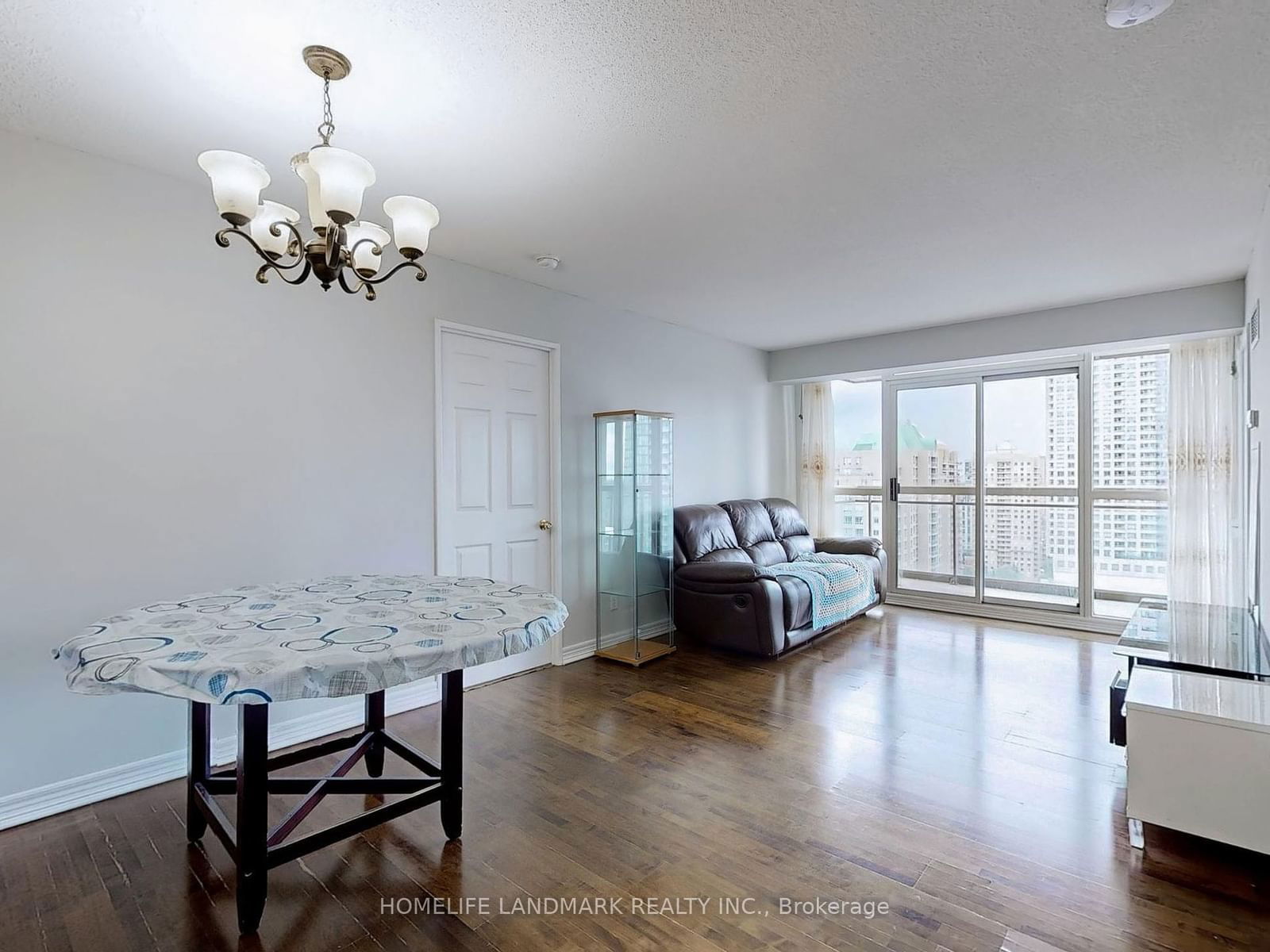 18 Parkview Ave, unit 2208 for sale