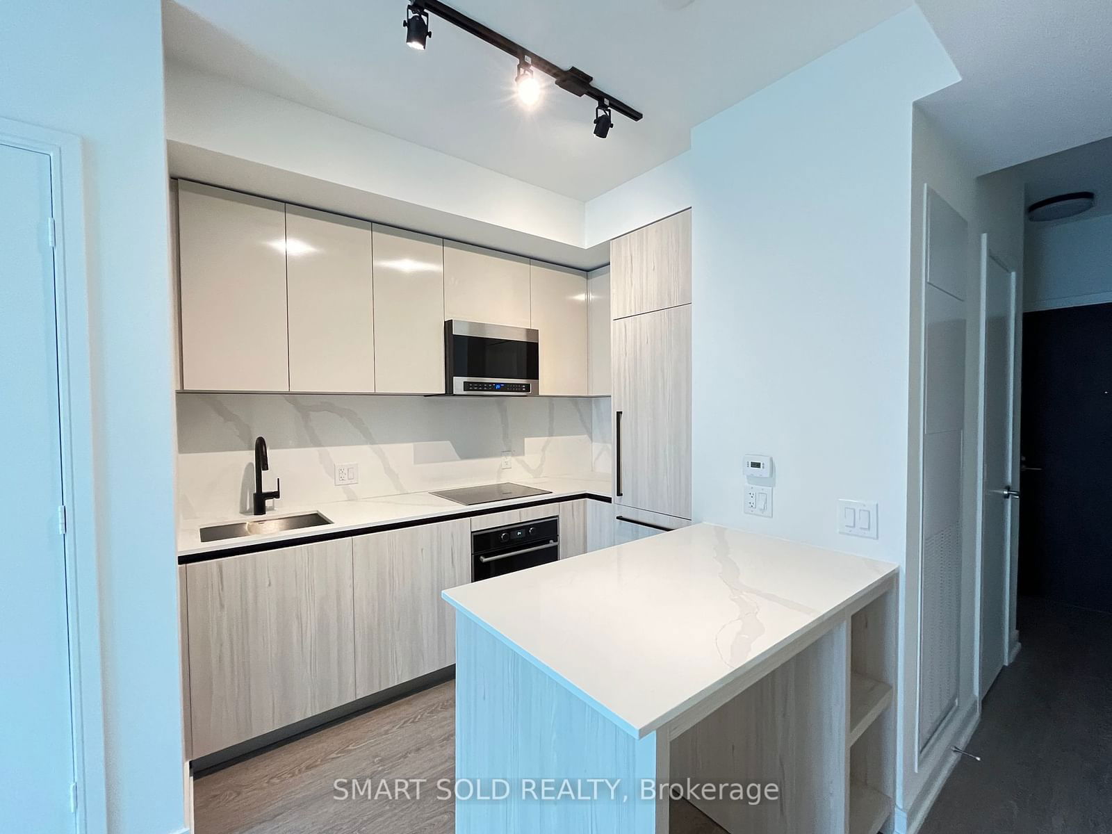 425 Front St E, unit 619 for rent