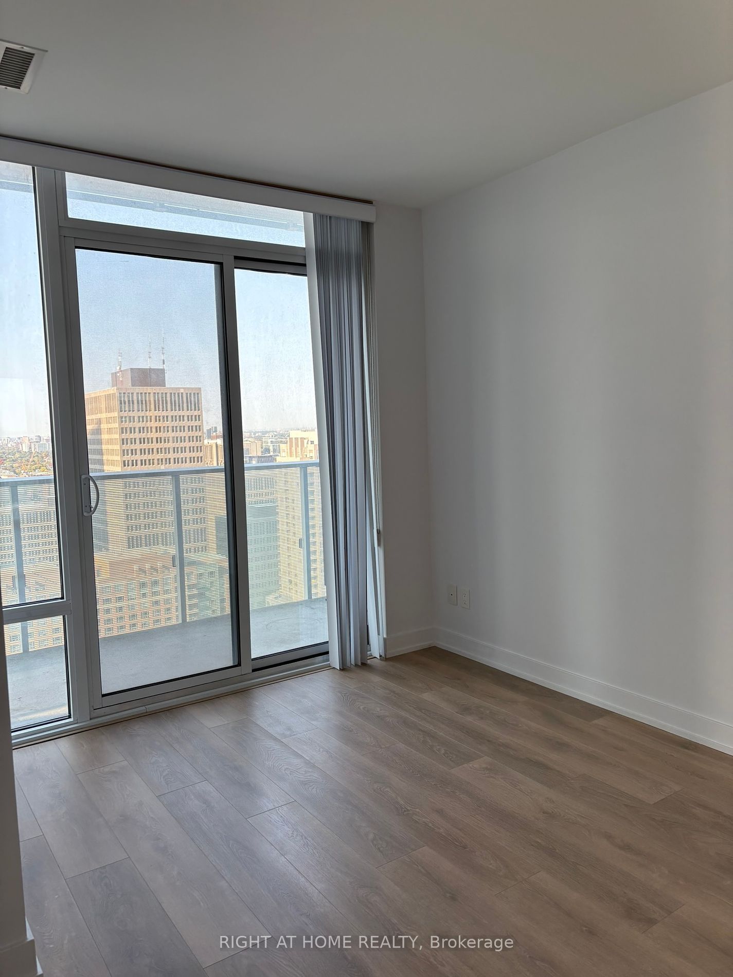 501 Yonge St, unit 2712 for rent