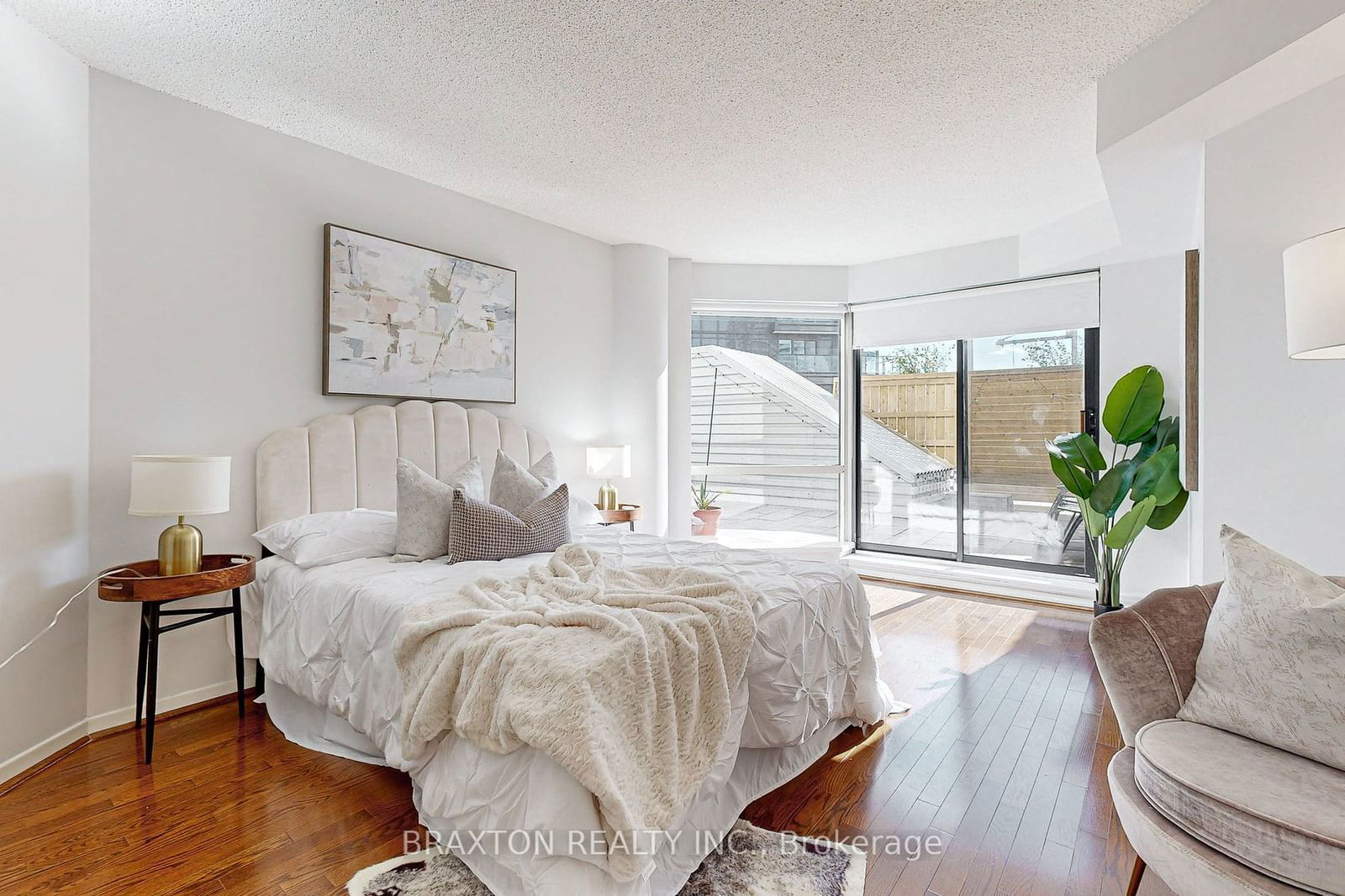 1001 Bay St, unit 2710 for sale