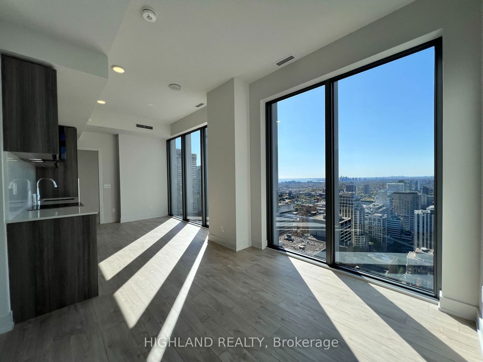 8 Cumberland St, unit 3802 for rent