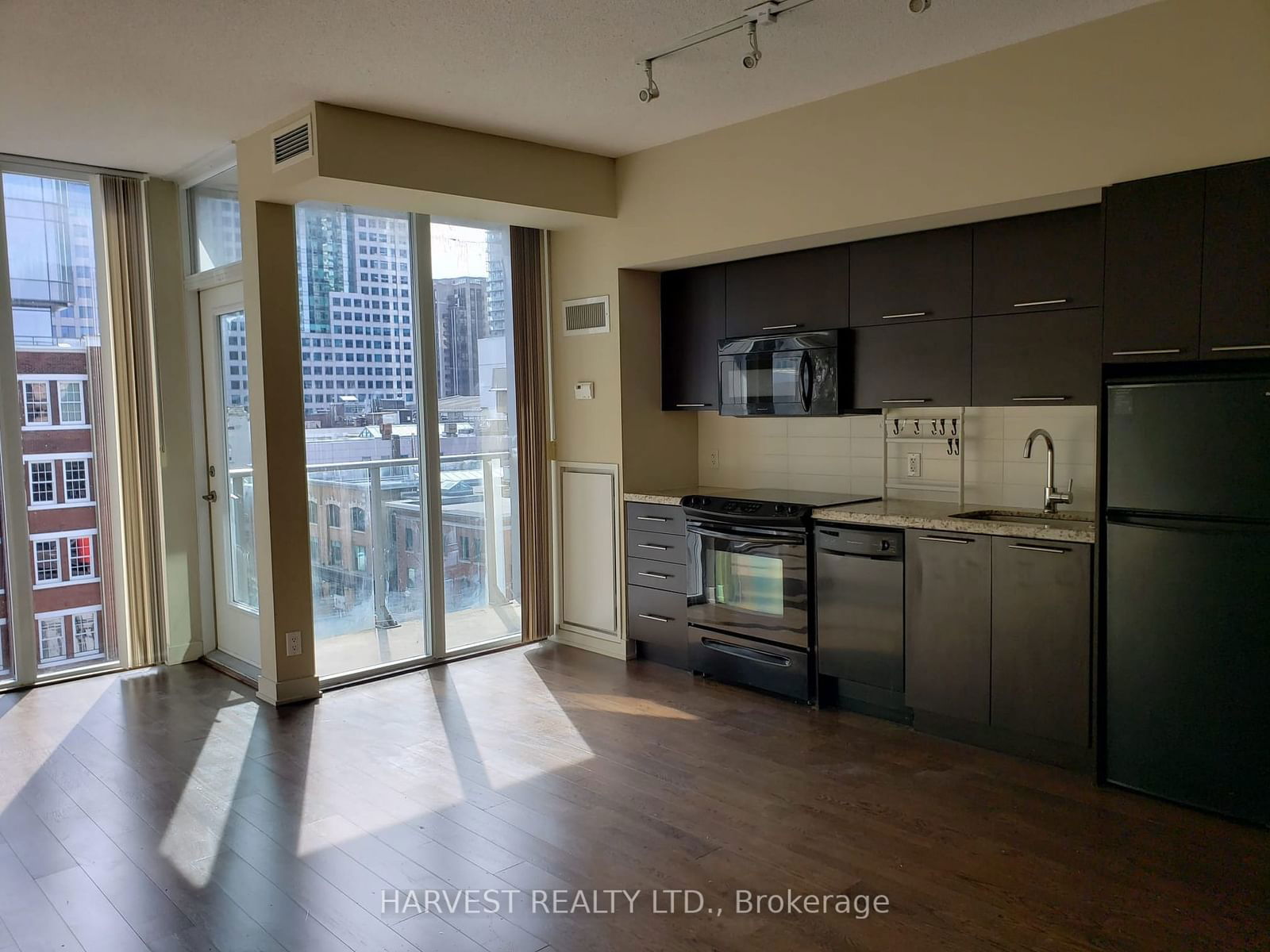 21 Nelson St, unit 708 for rent