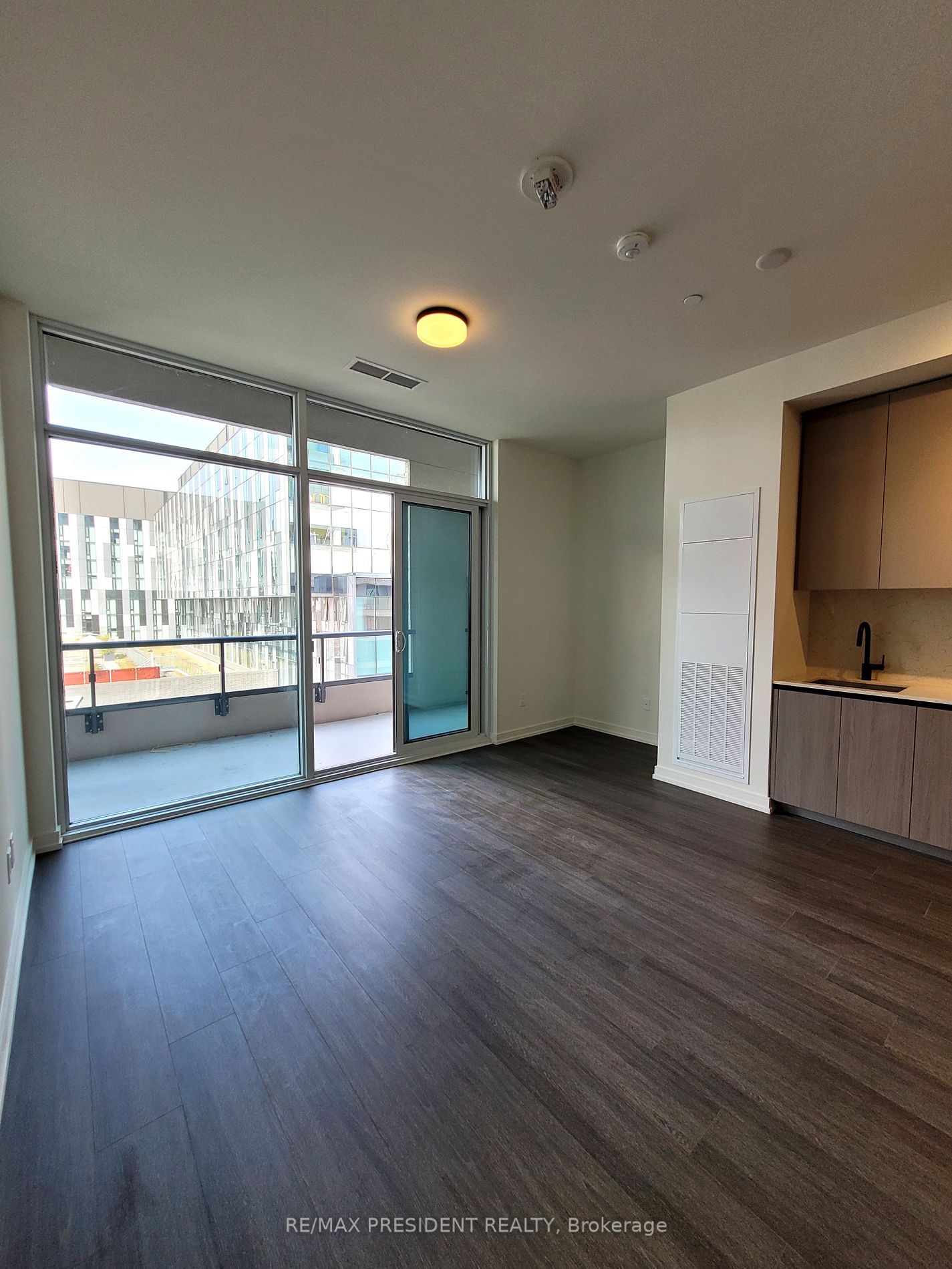 425 Front St E, unit 601 for rent