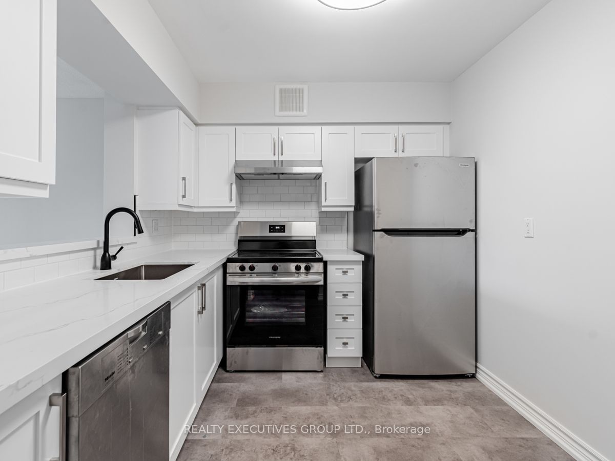 30 Greenfield Ave, unit 2202 for rent