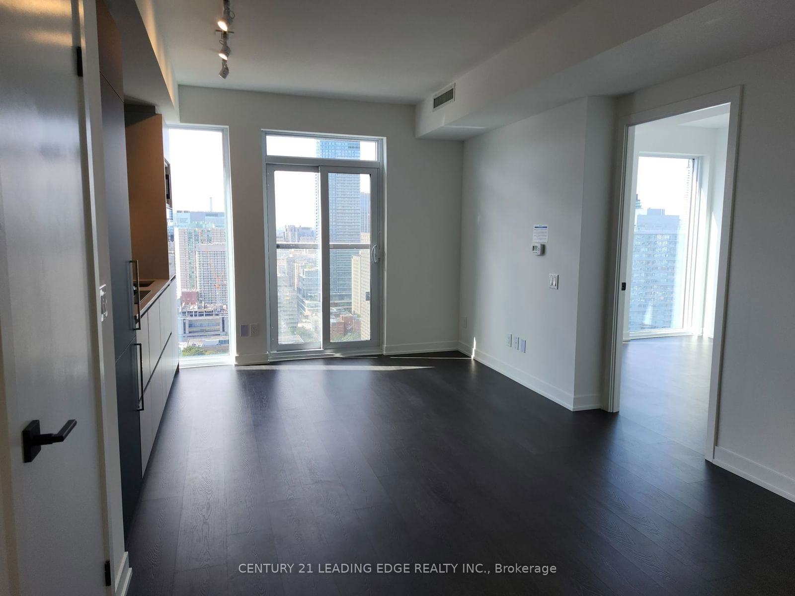 319 Jarvis St, unit 3705 for rent