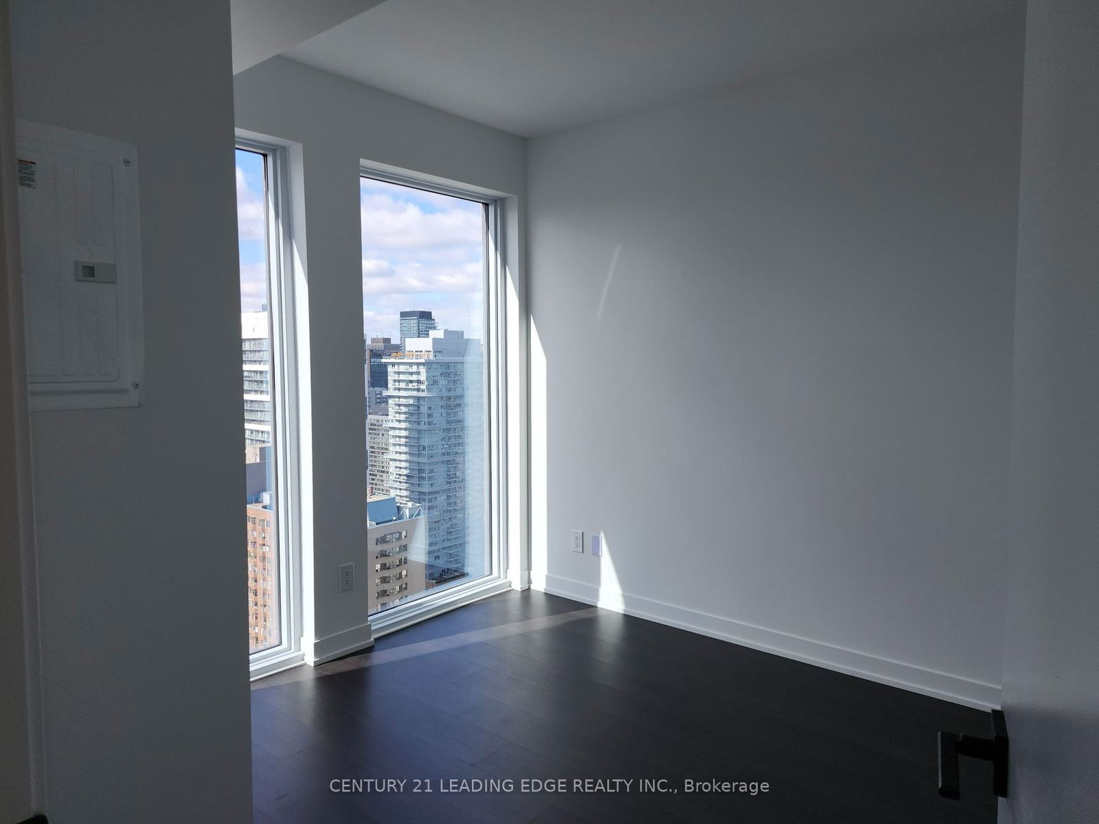 319 Jarvis St, unit 3705 for rent