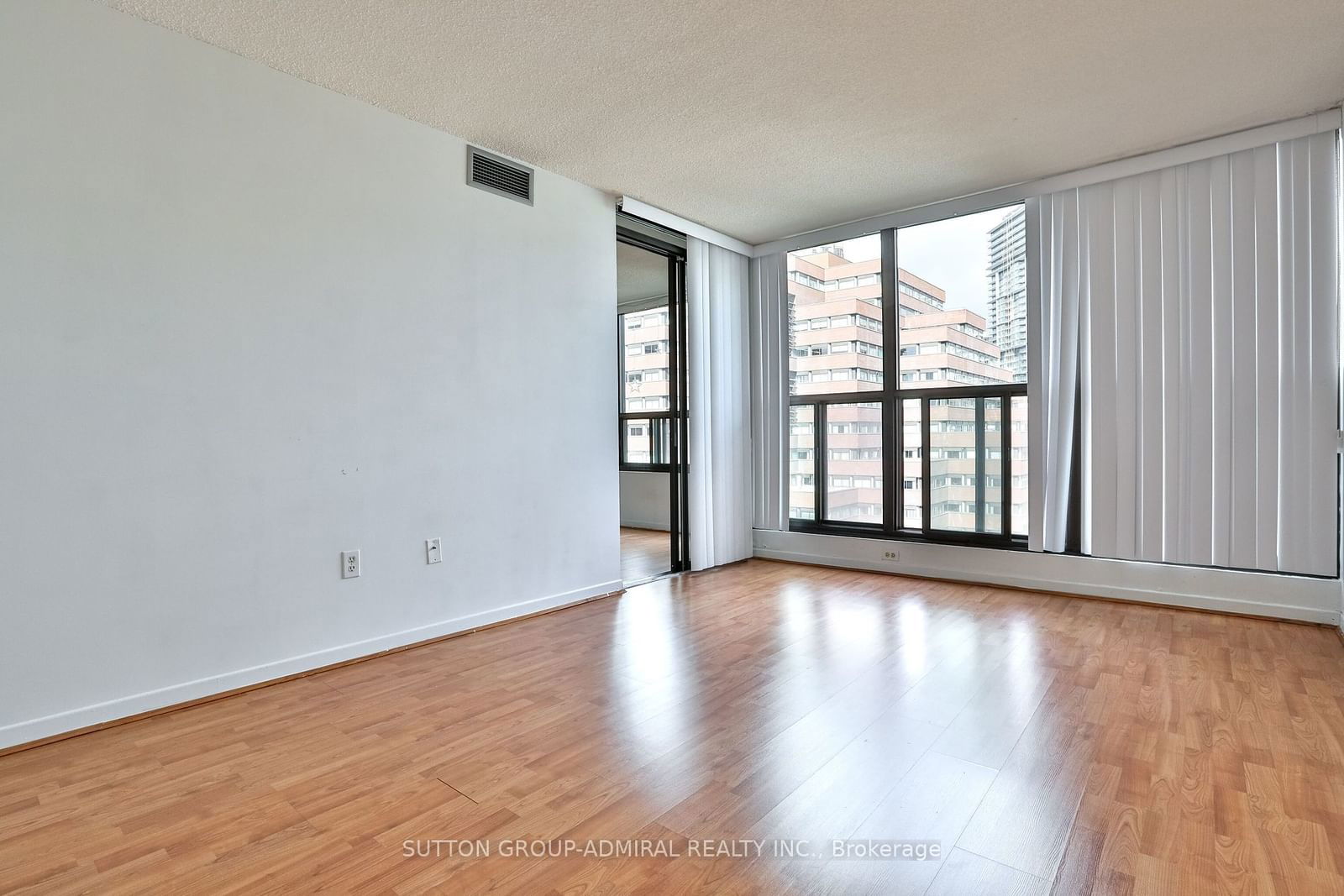 33 Elmhurst Ave, unit 803 for rent