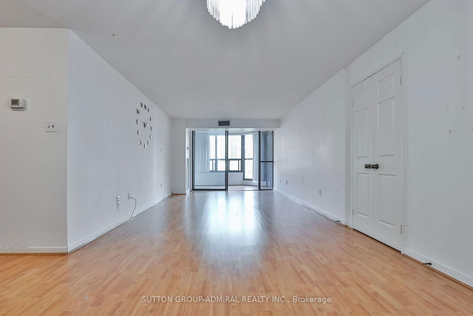 33 Elmhurst Ave, unit 803 for rent