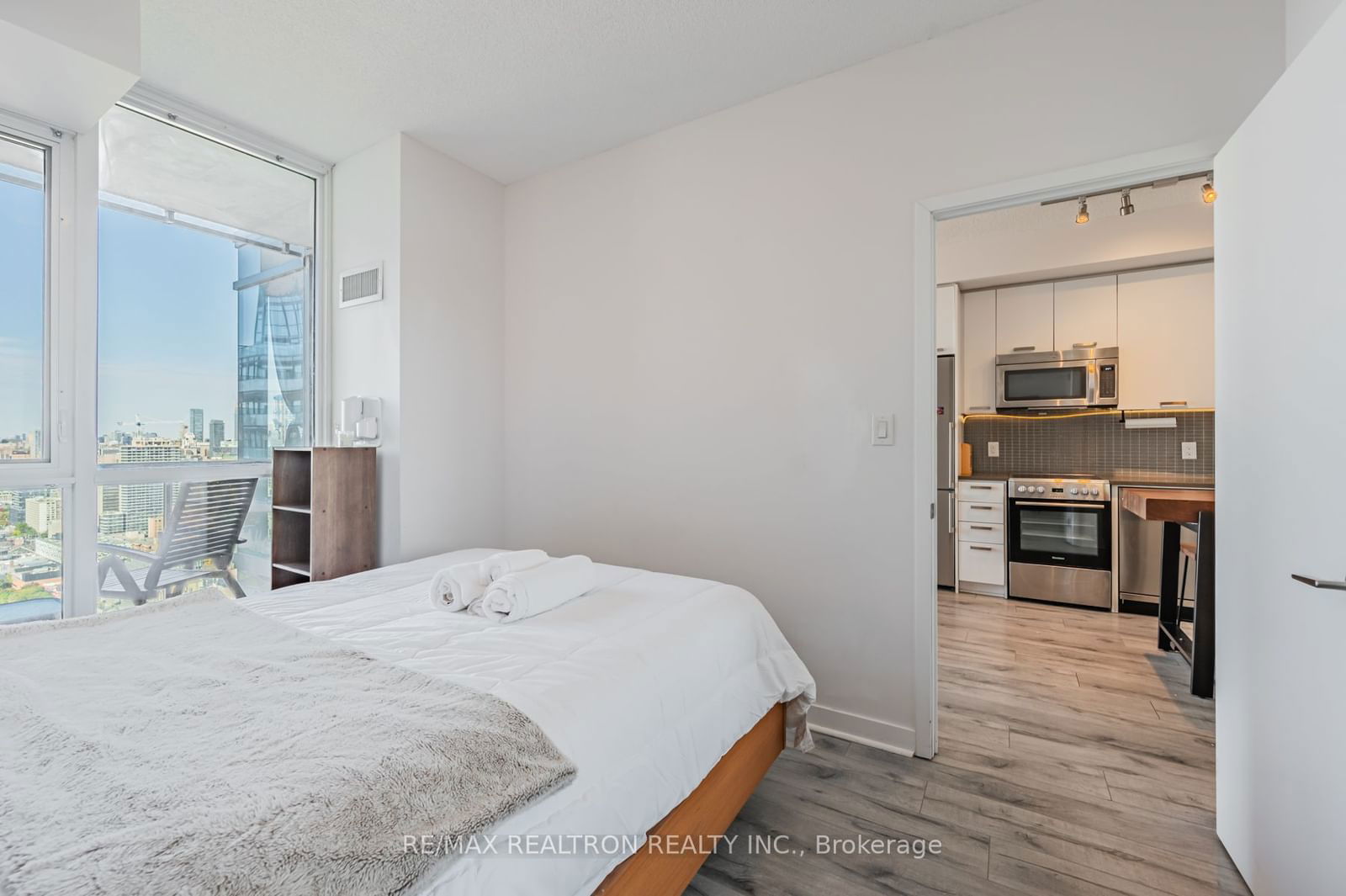 295 Adelaide St W, unit 4103 for rent