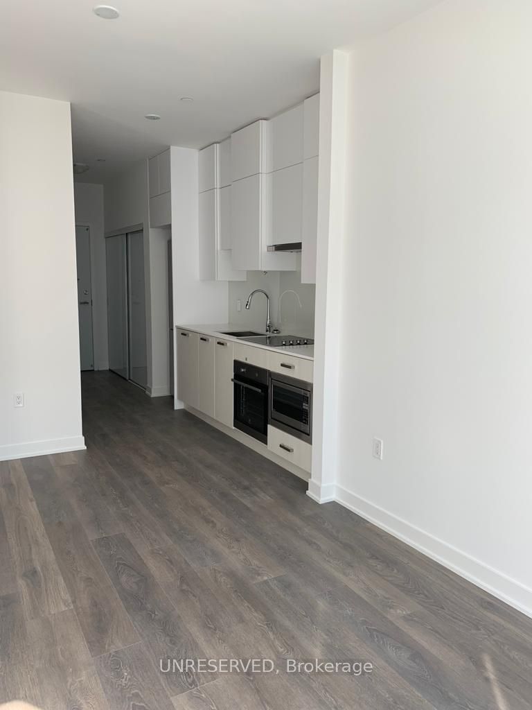 99 Broadway Ave, unit PH06 for rent