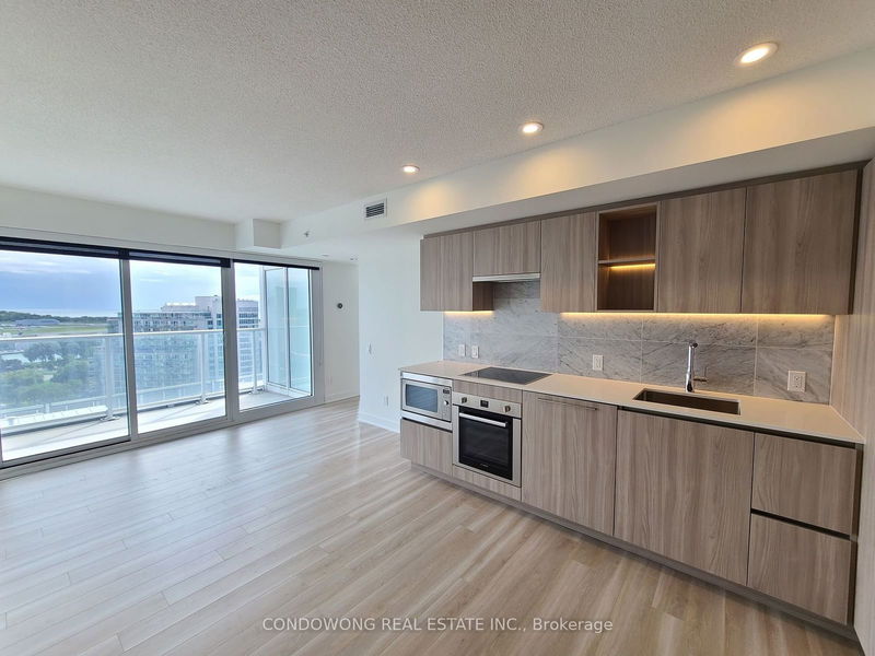 17 Bathurst St, unit 1802 for rent