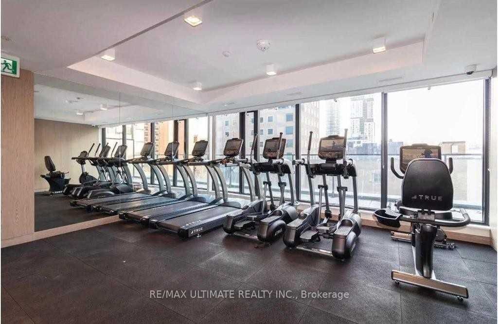 215 Queen St W, unit 1407 for rent