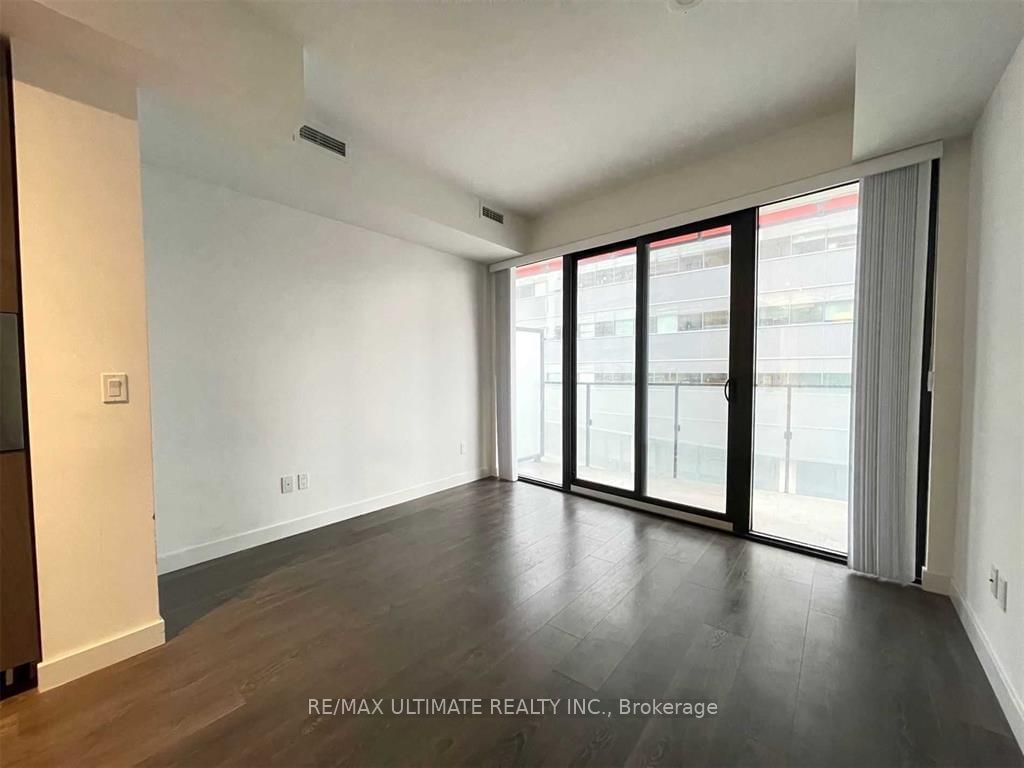 215 Queen St W, unit 1407 for rent