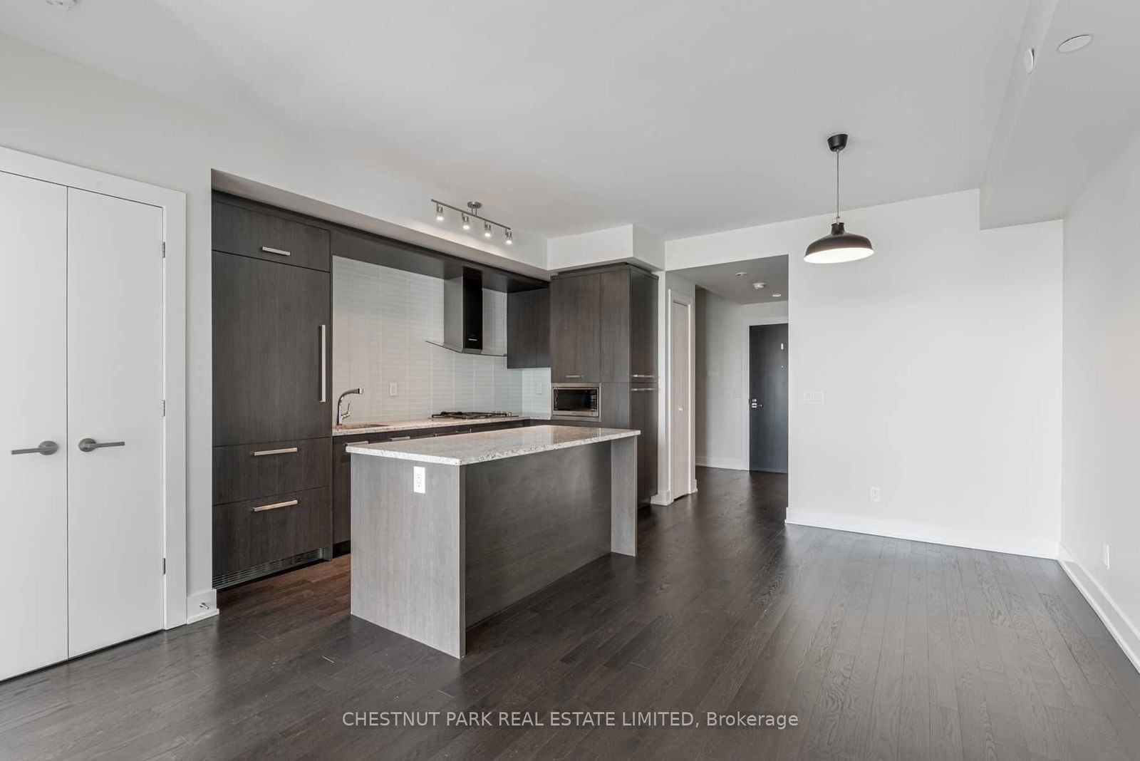 3018 Yonge St, unit 909 for rent