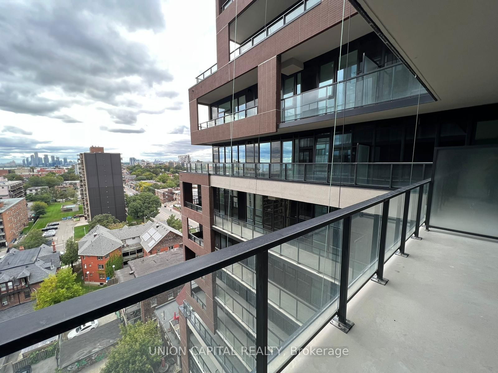 270 Dufferin St W, unit 1013 for rent