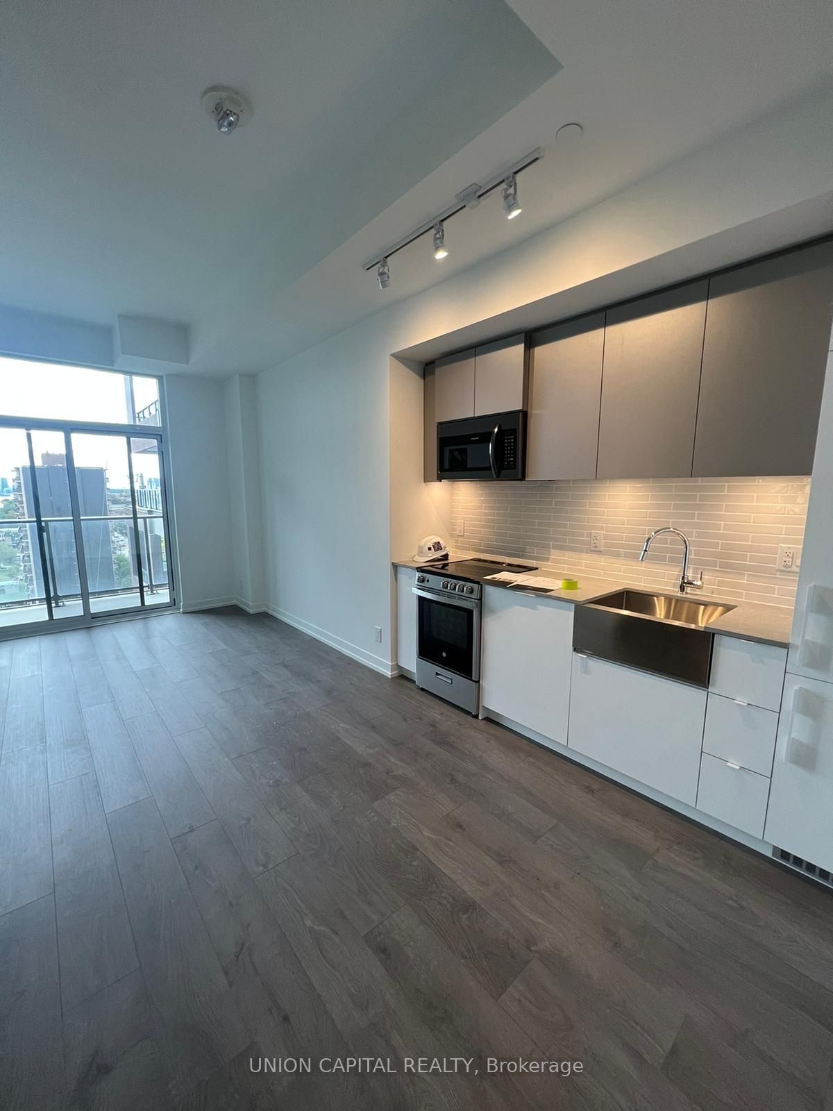 270 Dufferin St W, unit 1013 for rent