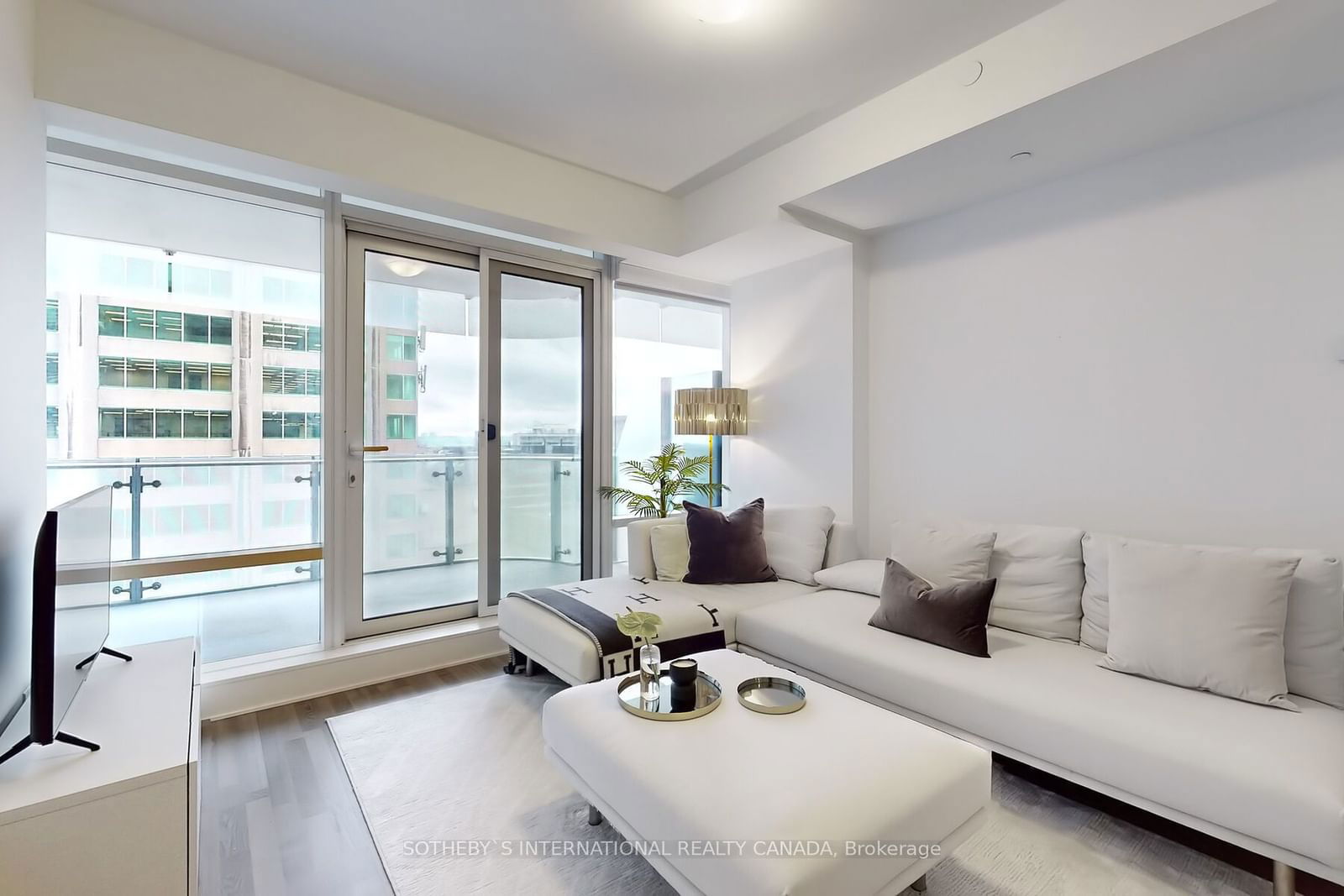 1 Bloor St E, unit 911 for sale