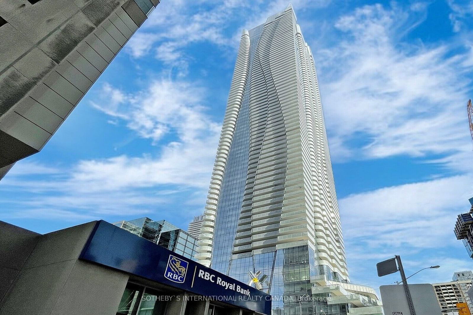 1 Bloor St E, unit 911 for sale