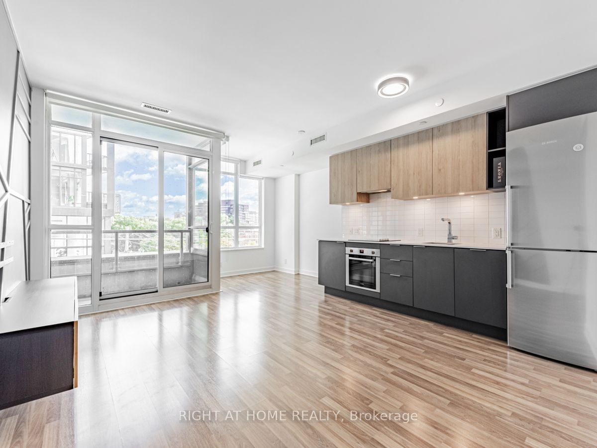 120 Parliament St, unit 413 for sale