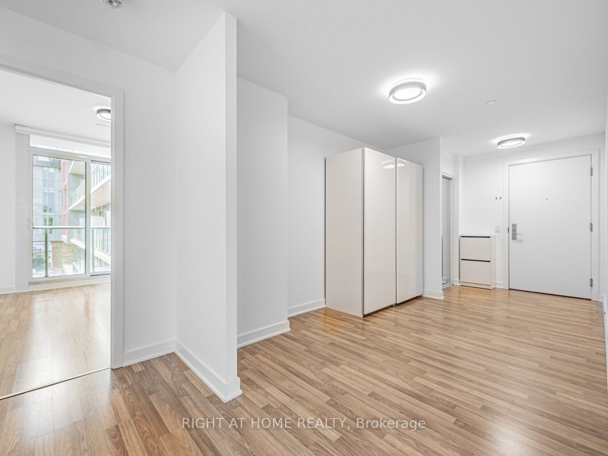 120 Parliament St, unit 413 for sale