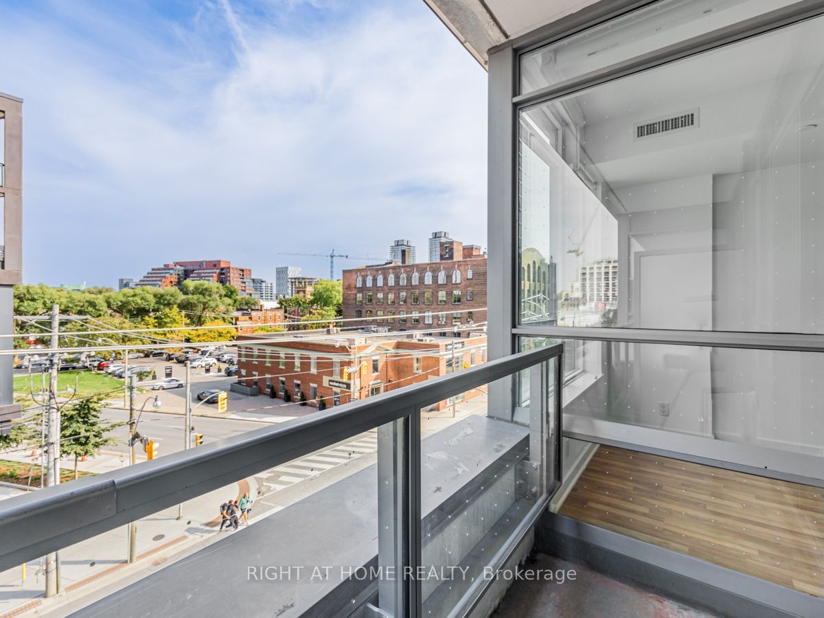 120 Parliament St, unit 413 for sale