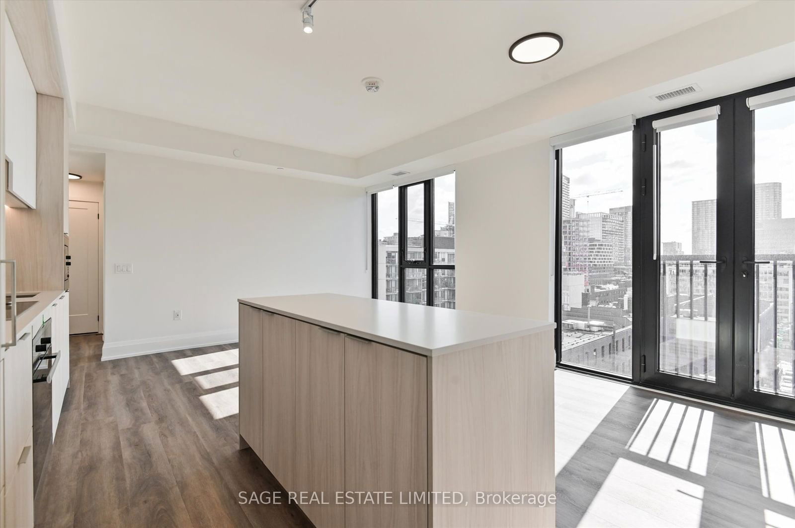 123 Portland St, unit 1007 for rent