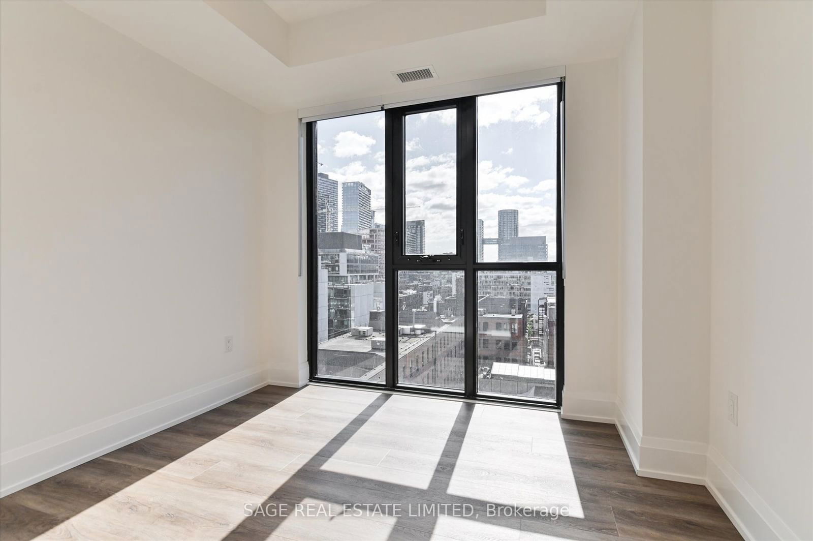 123 Portland St, unit 1007 for rent