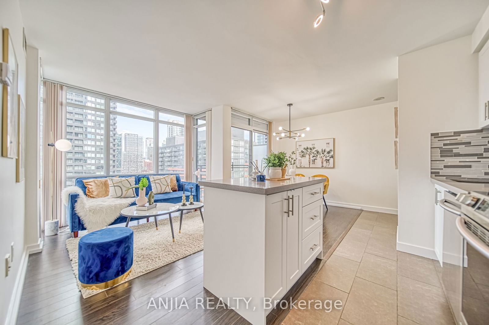 15 Fort York Blvd, unit 1803 for sale