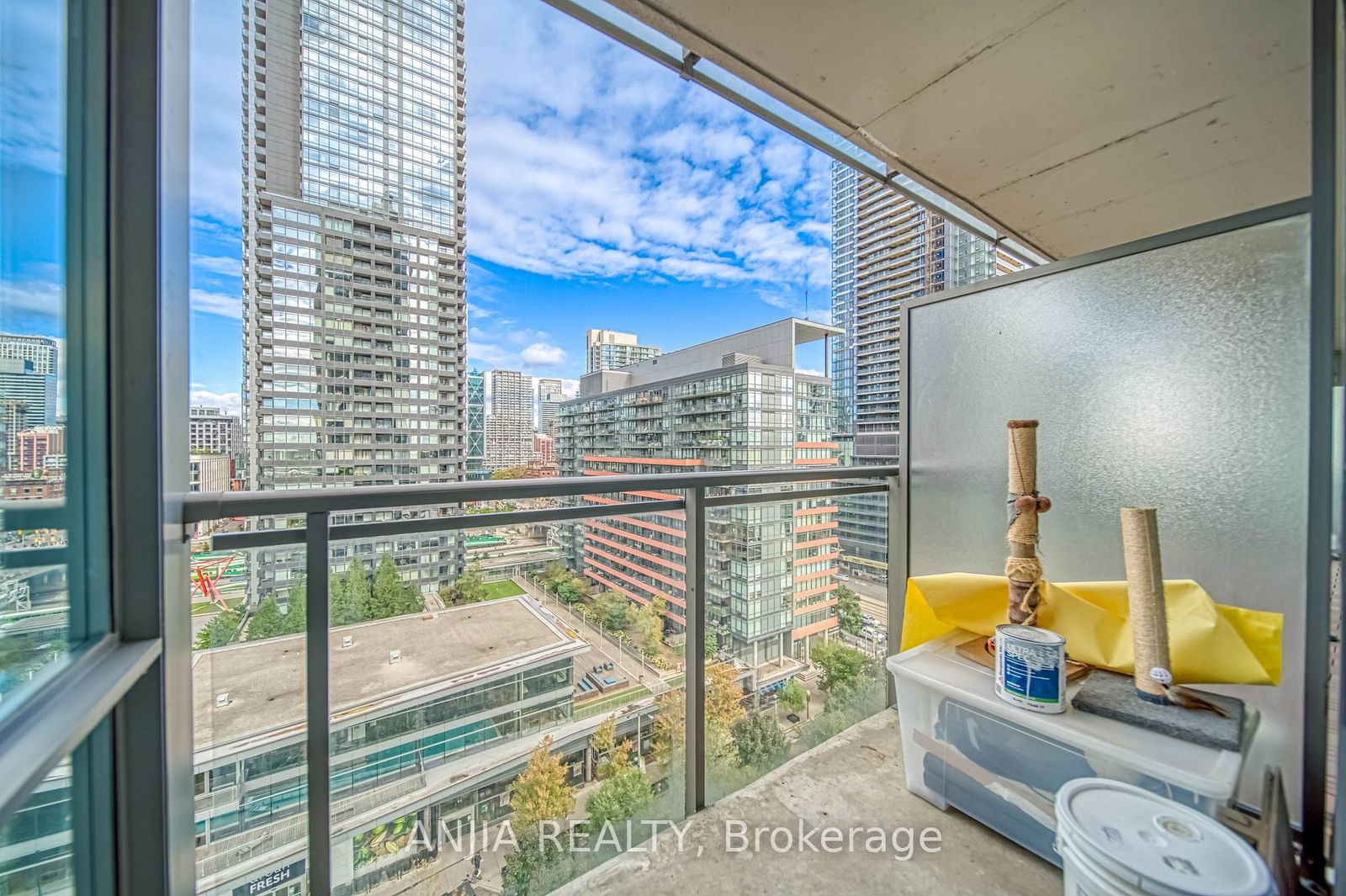 15 Fort York Blvd, unit 1803 for sale