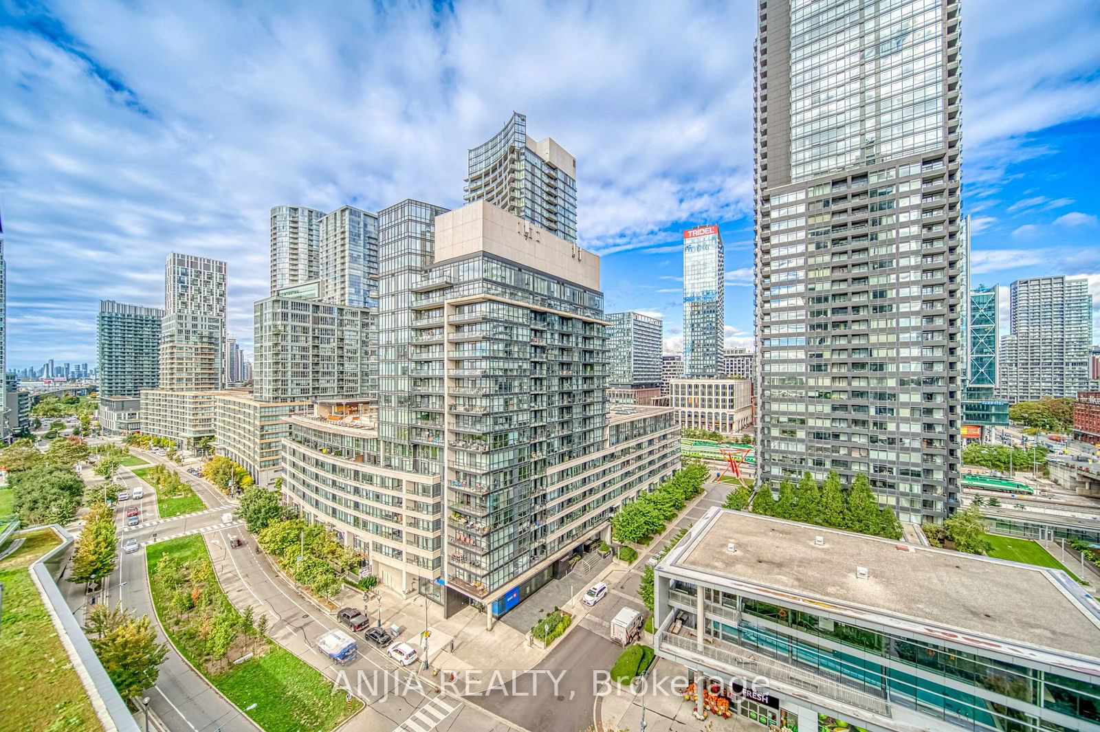 15 Fort York Blvd, unit 1803 for sale