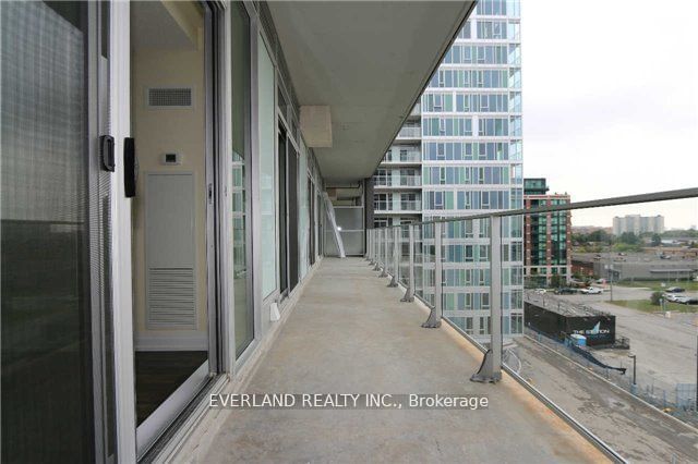 565 Wilson Ave, unit 617W for rent